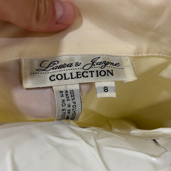 Vintage Elegant Lightweight Button-Up Blouse - Picture 4 of 4